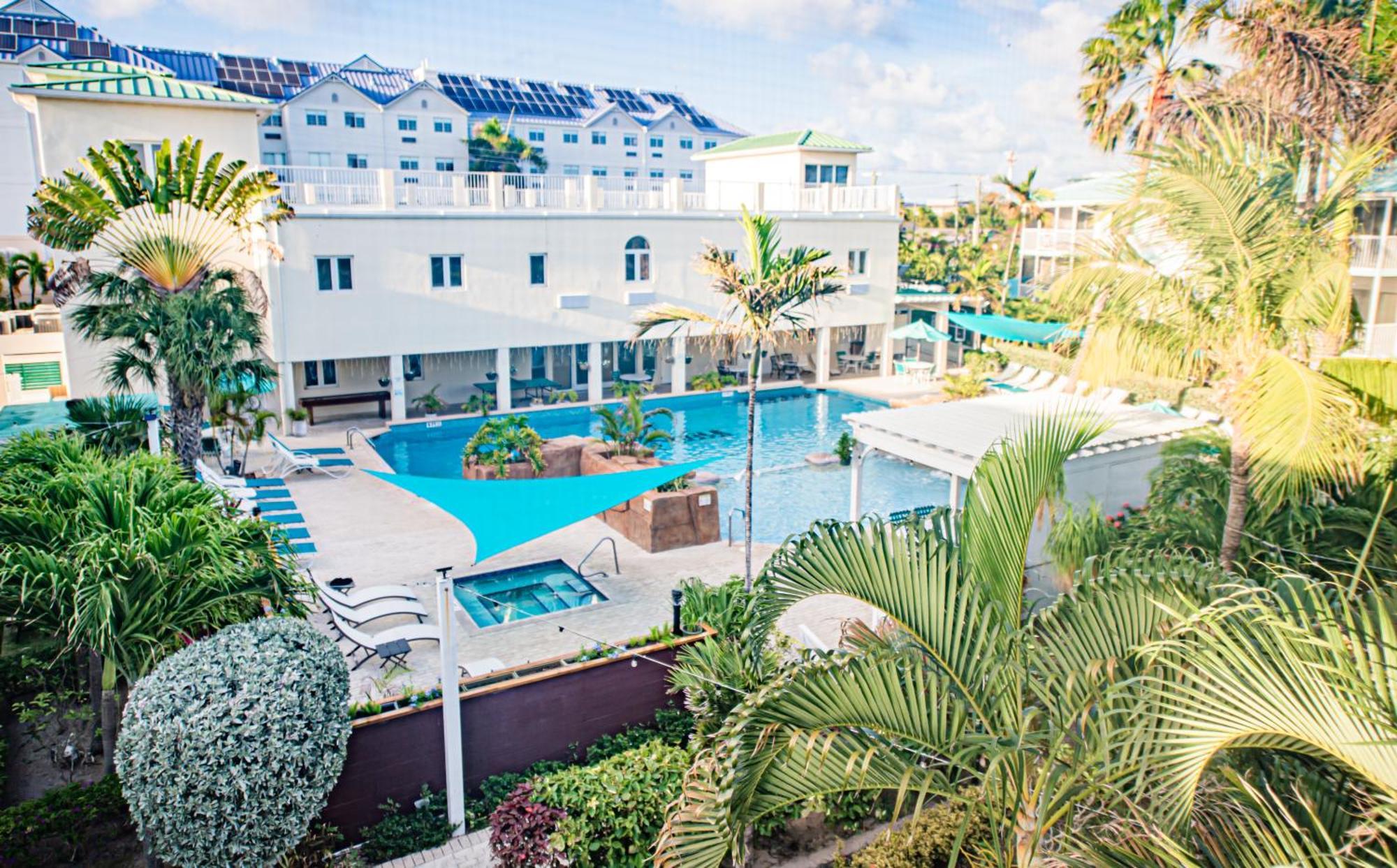Seven Mile Beach Resort Джордж Таун Екстериор снимка