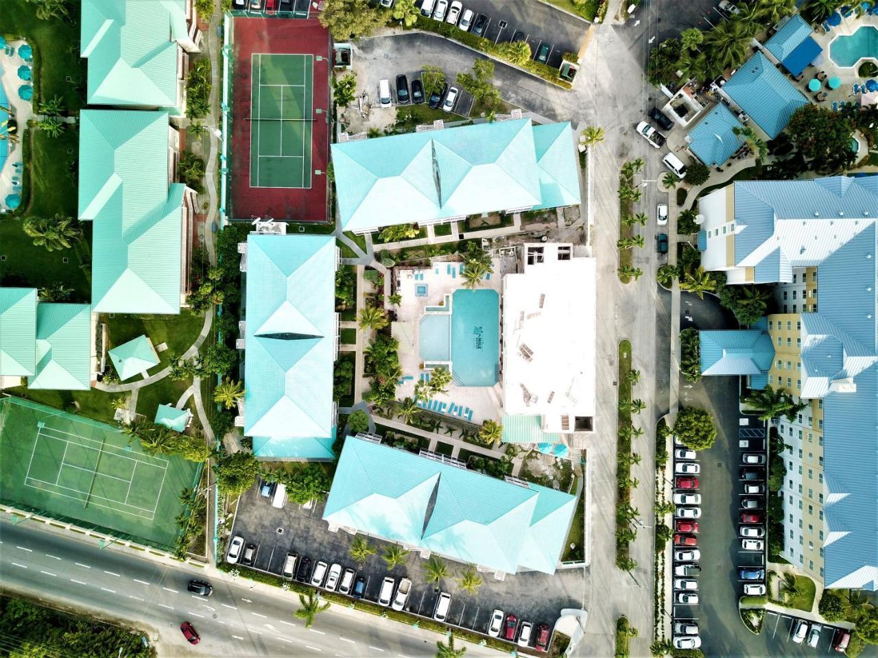 Seven Mile Beach Resort Джордж Таун Екстериор снимка