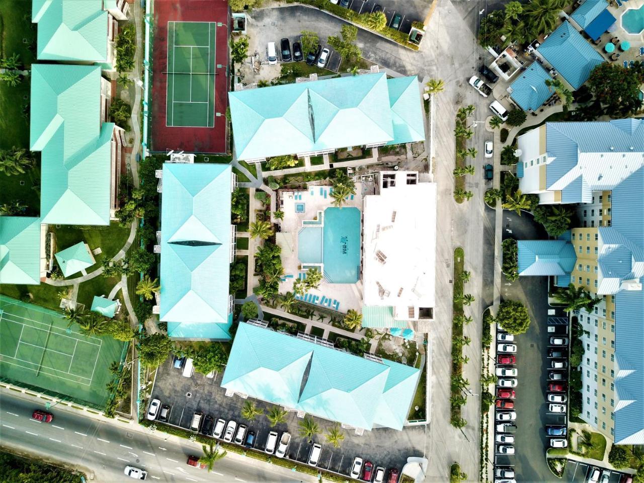 Seven Mile Beach Resort Джордж Таун Екстериор снимка