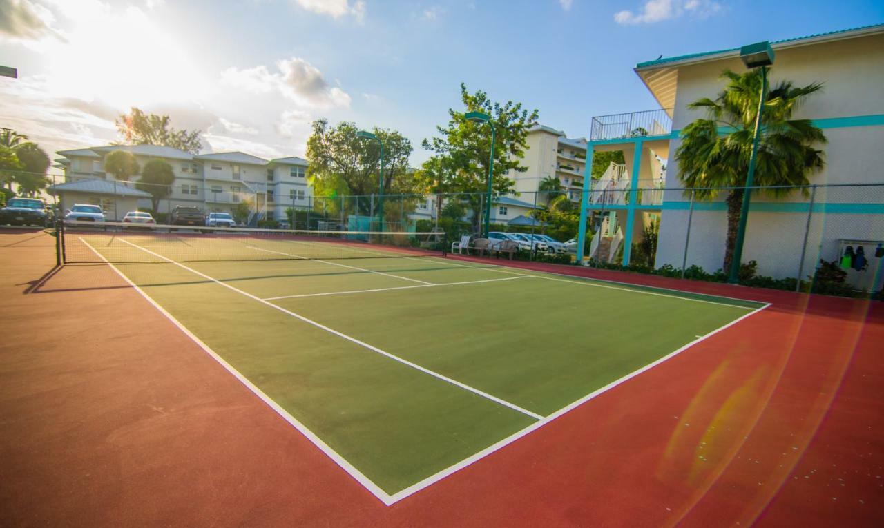 Seven Mile Beach Resort Джордж Таун Екстериор снимка